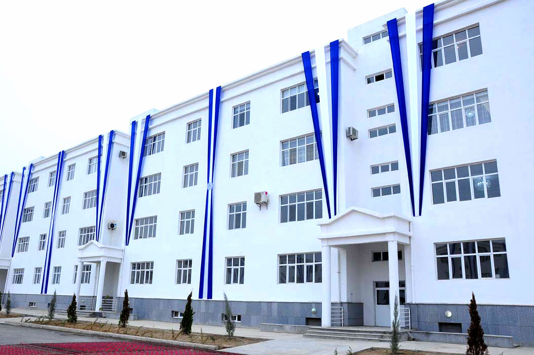 Жители этрапа Ак бугдай отмечают новоселье